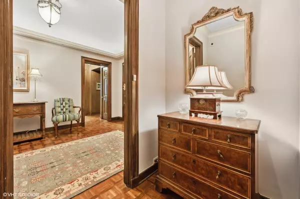 Chicago, IL 60610,1325 N Astor ST #2