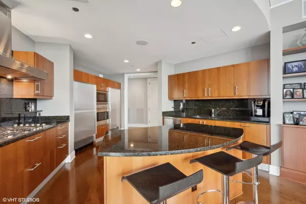 Chicago, IL 60611,401 N Wabash AVE #39A