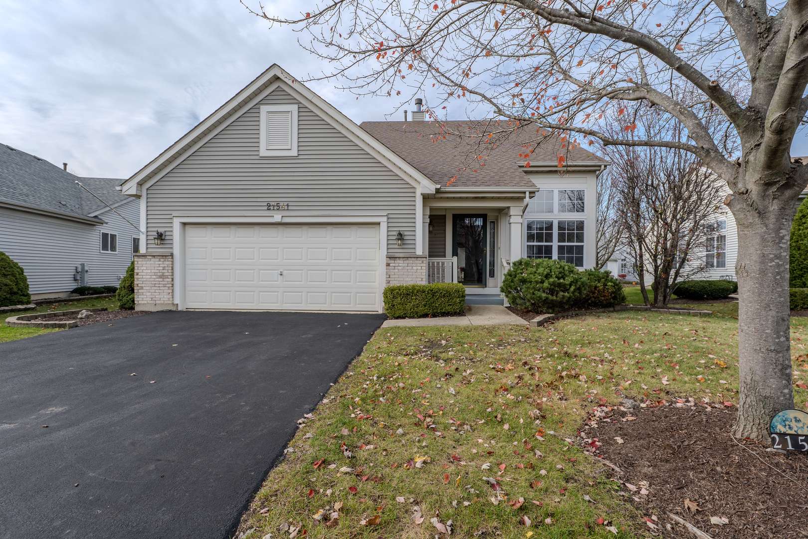 21541 W Chestnut LN, Plainfield, IL 60544