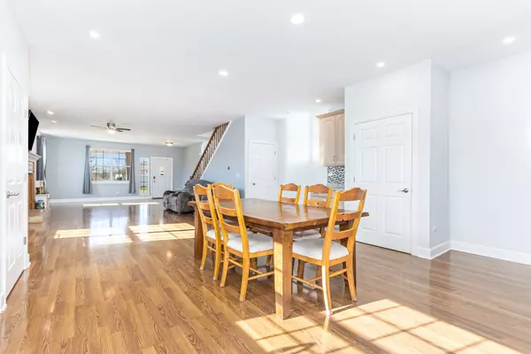 Yorkville, IL 60560,1866 Walsh DR