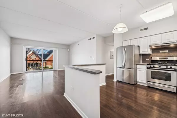 Palatine, IL 60067,104 N Plum Grove RD #203