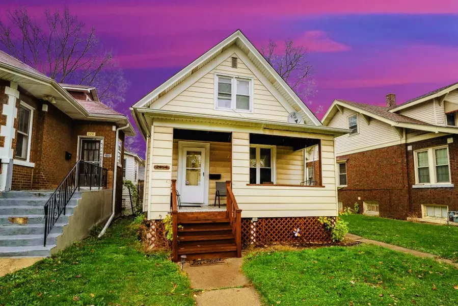 2454 Orchard ST, Blue Island, IL 60406