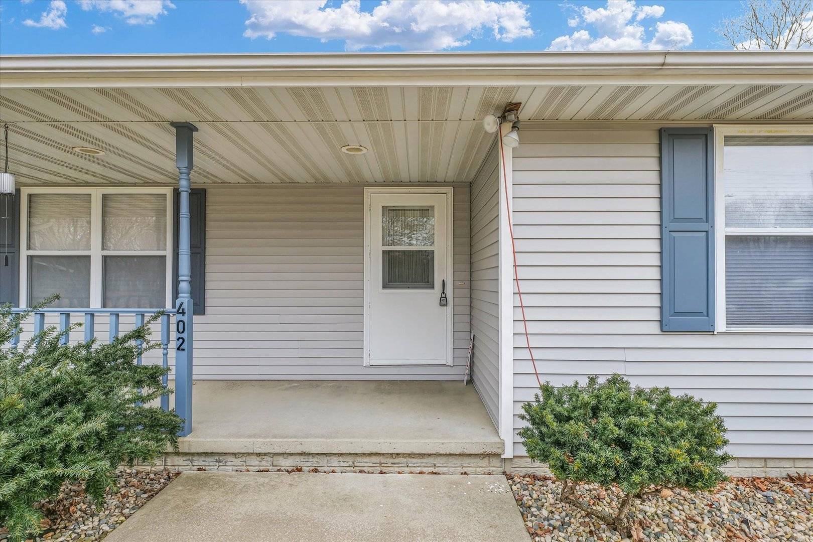 Saybrook, IL 61770,402 E Lincoln ST