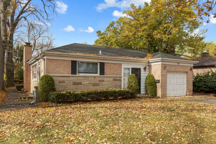 302 N Lincoln LN, Arlington Heights, IL 60004