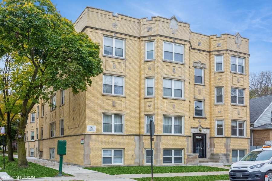 1939 W Granville AVE #2, Chicago, IL 60660