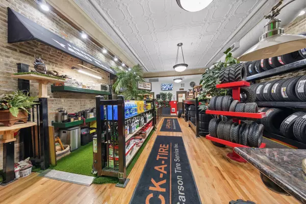 Chicago, IL 60614,1528 W Fullerton AVE