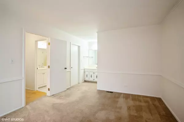 Hoffman Estates, IL 60169,2028 Garden TER