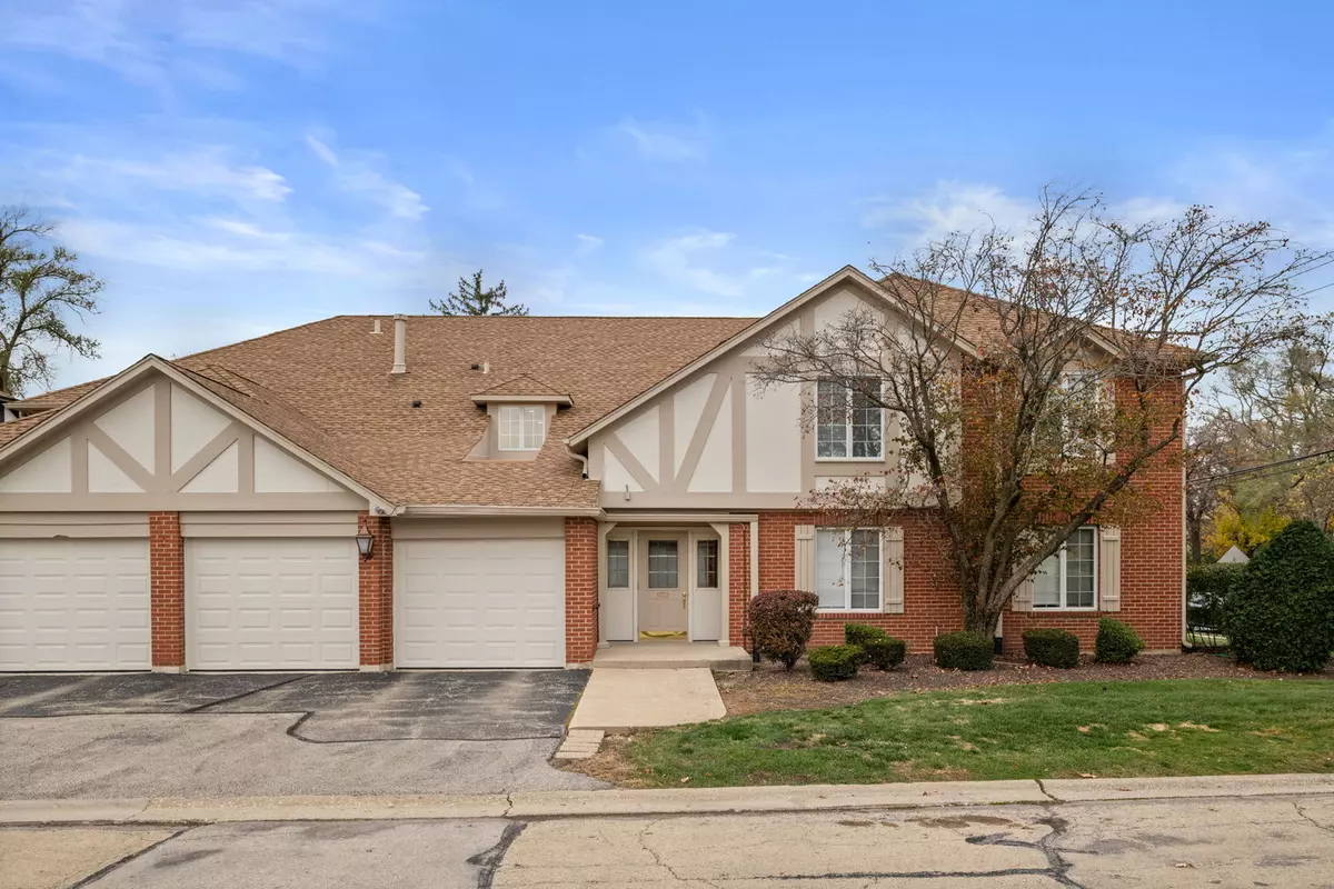 Western Springs, IL 60558,5816 Wolf RD #3B