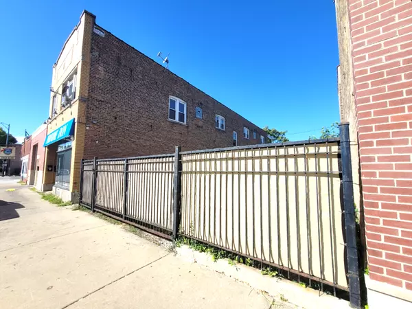 Chicago, IL 60639,4950 W Diversey AVE