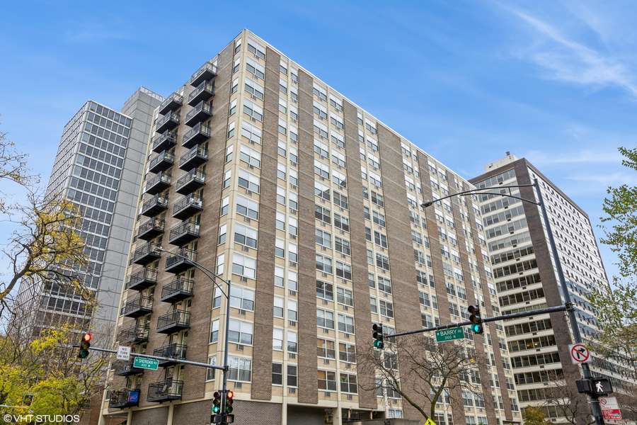 3033 N SHERIDAN RD #701, Chicago, IL 60657