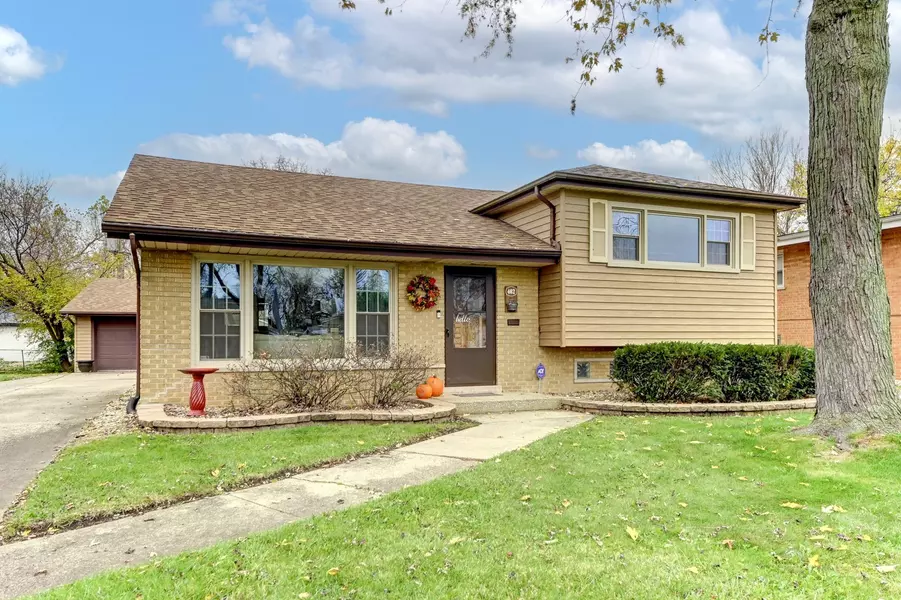 402 Carey CT, Chicago Heights, IL 60411