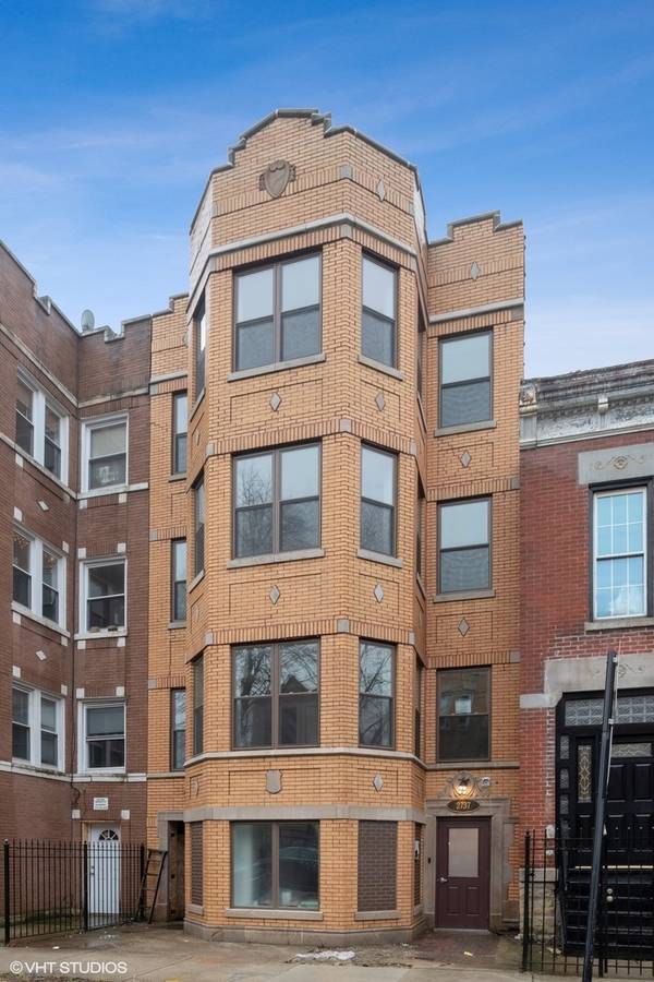 2737 W Evergreen AVE #1R, Chicago, IL 60622