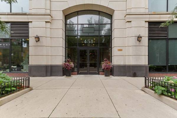 451 W HURON ST #1406, Chicago, IL 60654