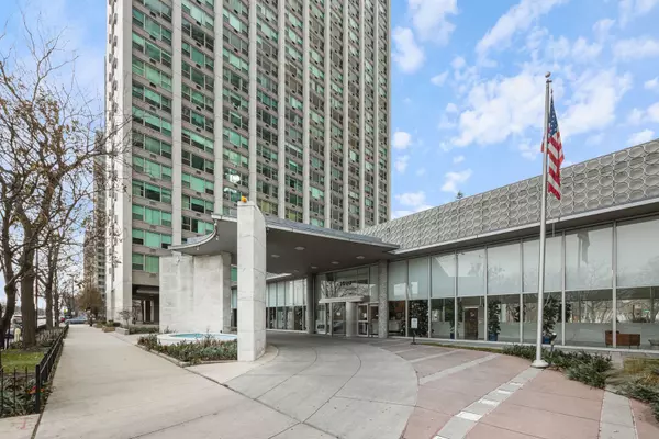 Chicago, IL 60613,3600 N Lake Shore DR #704