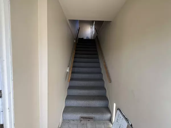 Itasca, IL 60143,401 W Irving Park RD #2