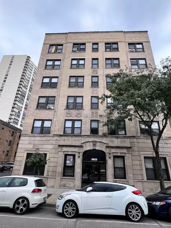 3933 N Clarendon AVE #502, Chicago, IL 60613