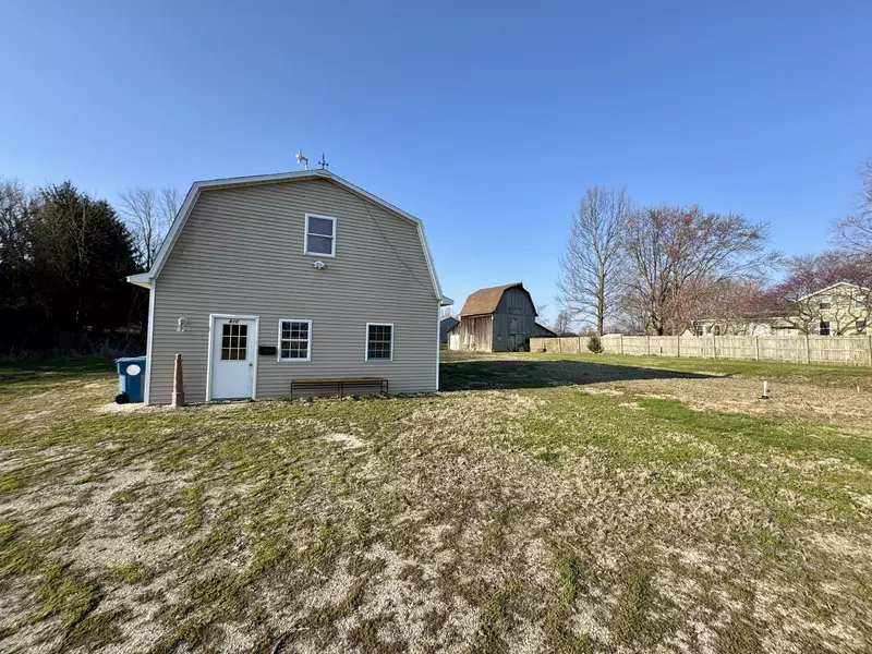 810 W Railroad AVE, Princeton, IL 61356