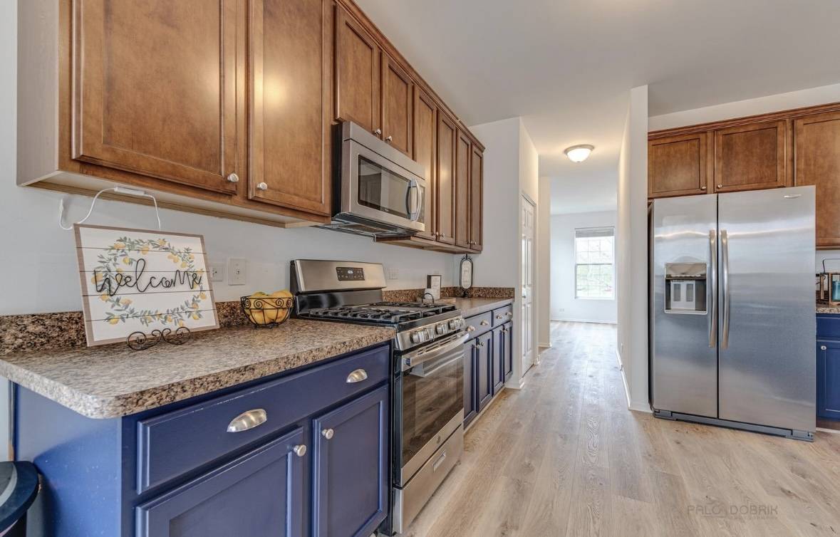 Carol Stream, IL 60188,311 Saunders CIR