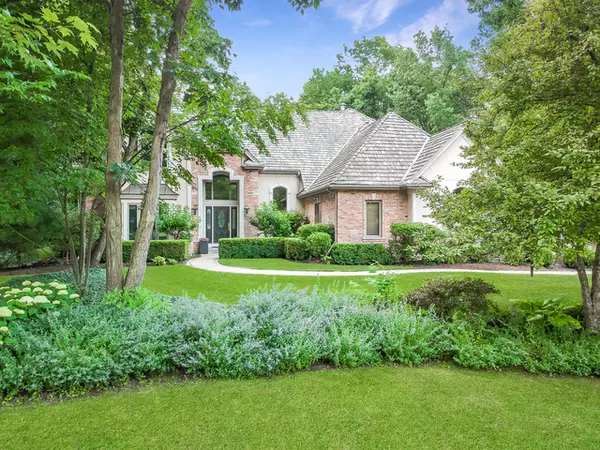 1216 Ashbury LN, Libertyville, IL 60048