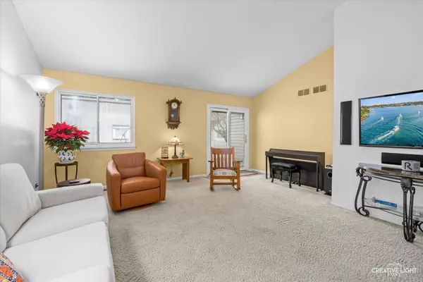Hanover Park, IL 60133,1940 WILDWOOD LN