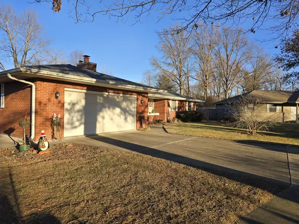 Sidney, IL 61877,5 James CT