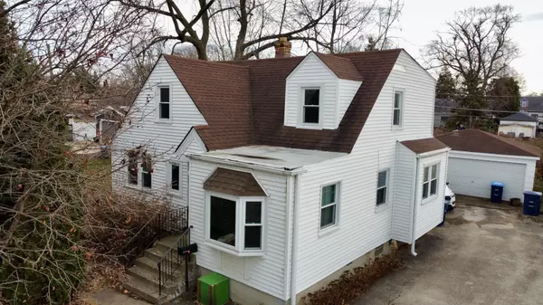 327 Country Club DR, Northlake, IL 60164