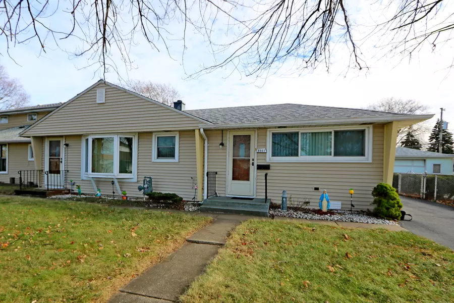 8907 S Ryan RD, Hometown, IL 60456