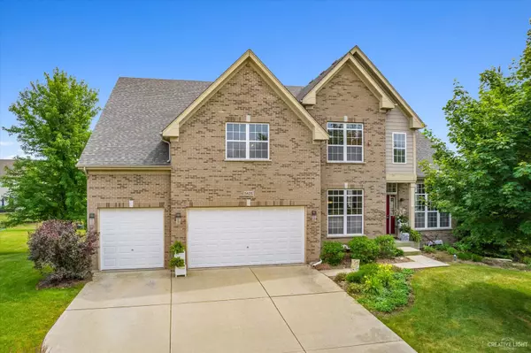 Impeccable Living Awaits at 5425 Nicholson Dr, Hoffman Estates, IL 60192