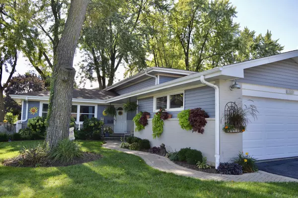 Northbrook, IL 60062,2001 Brentwood RD