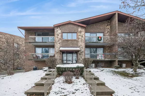 4141 W 93rd PL #2E, Oak Lawn, IL 60453