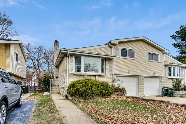 Arlington Heights, IL 60004,1526 E Lillian AVE