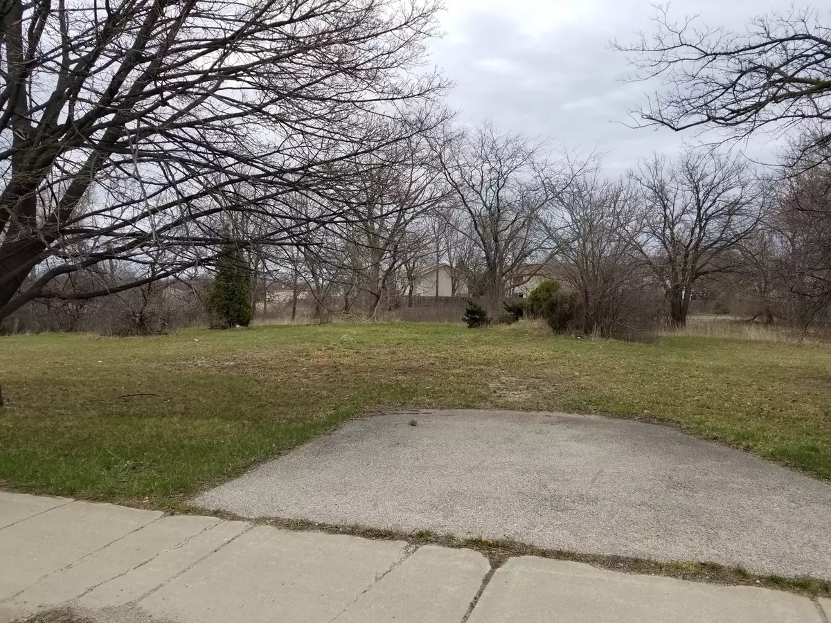 Gurnee, IL 60031,1577 N DILLEYS RD