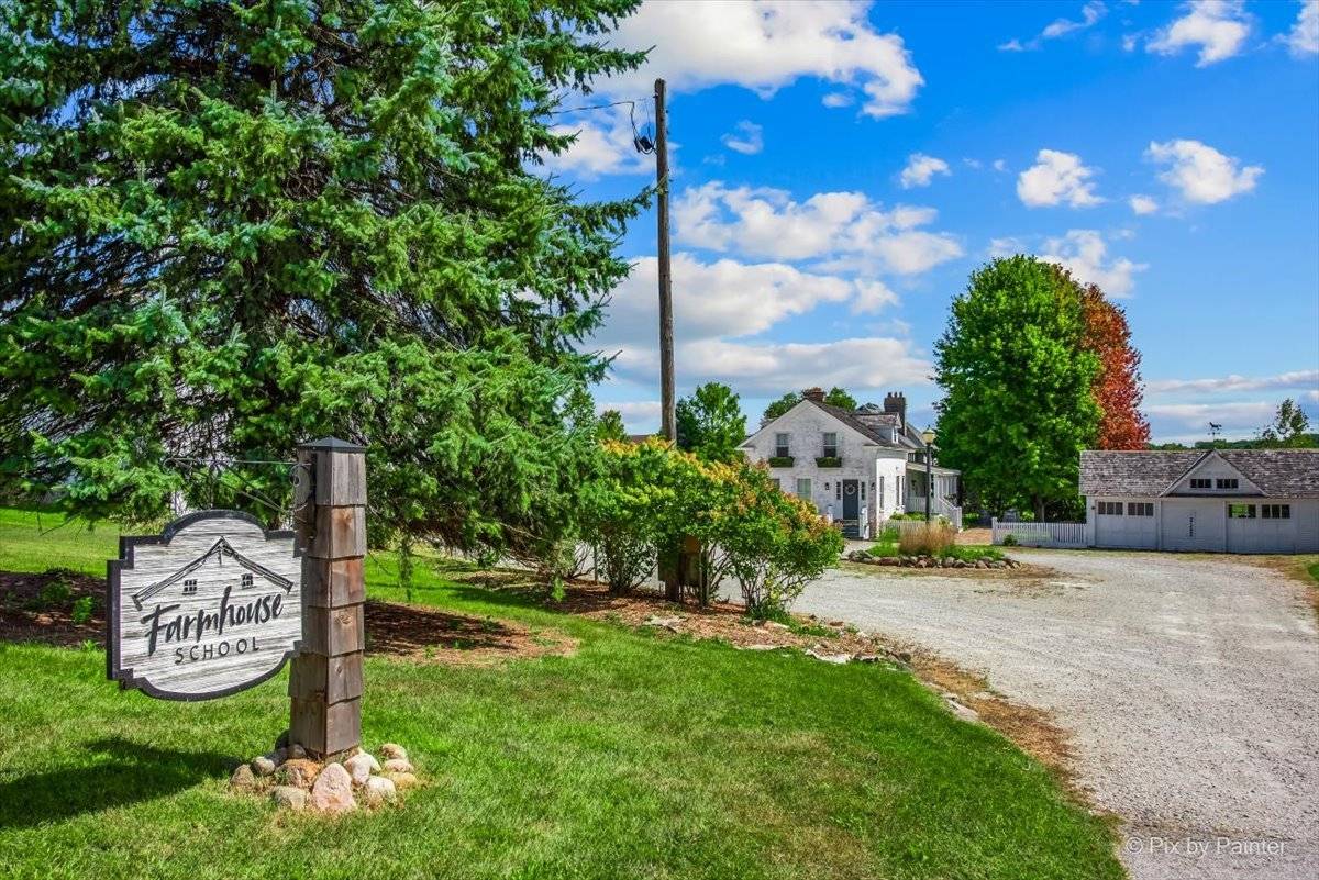 3N369 Lafox RD, St. Charles, IL 60175