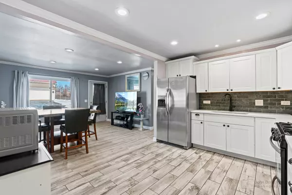 Round Lake Beach, IL 60073,1101 Mayfield DR