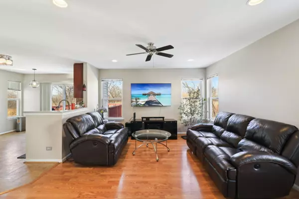 Round Lake Beach, IL 60073,2646 Acorn DR
