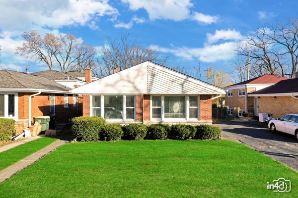 6765 N Kolmar AVE, Lincolnwood, IL 60712