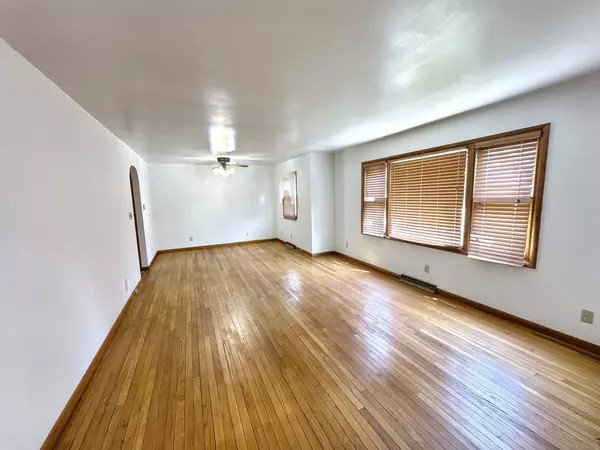 Sheldon, IL 60966,665 W Blue ST