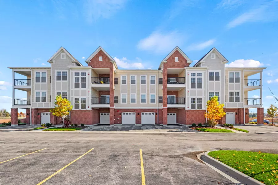 12832 S White Willow DR #201, Plainfield, IL 60585