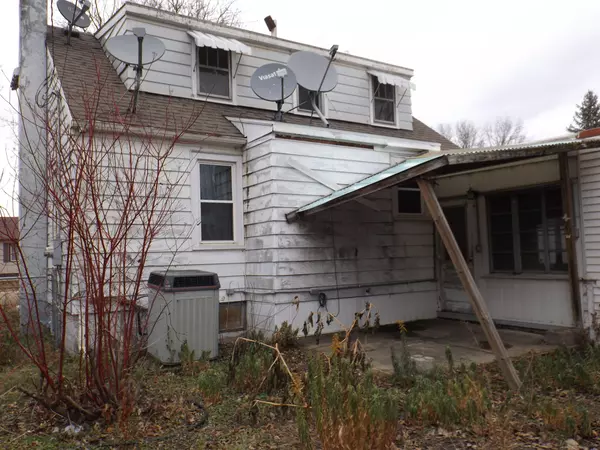 Sterling, IL 61081,807 W 12th ST