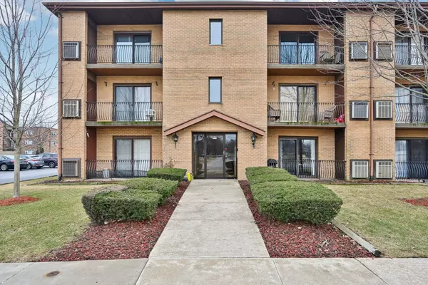 7321 175th ST #1F, Tinley Park, IL 60477