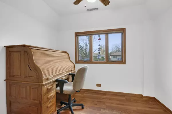 Worth, IL 60482,11209 S Normandy AVE