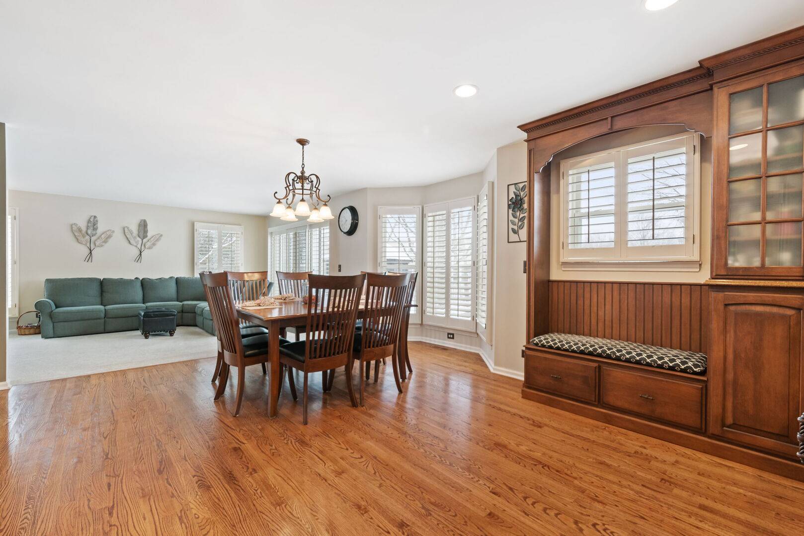Bartlett, IL 60103,1528 Derby LN