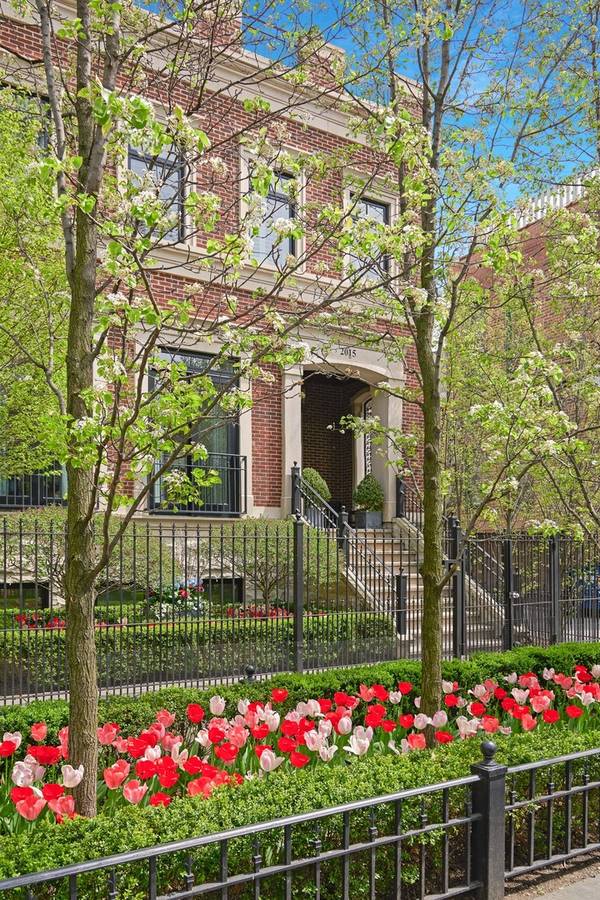 2015 N Dayton ST, Chicago, IL 60614