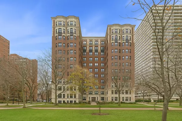 5000 N Marine DR #8C, Chicago, IL 60640
