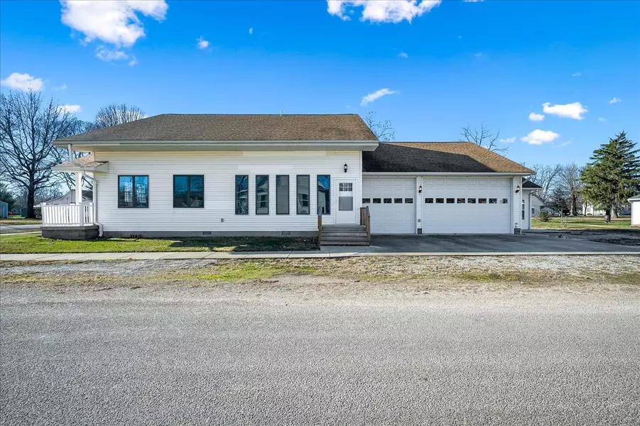 501 W Main ST, Bethany, IL 61914