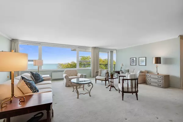 Wilmette, IL 60091,1630 Sheridan RD #5K