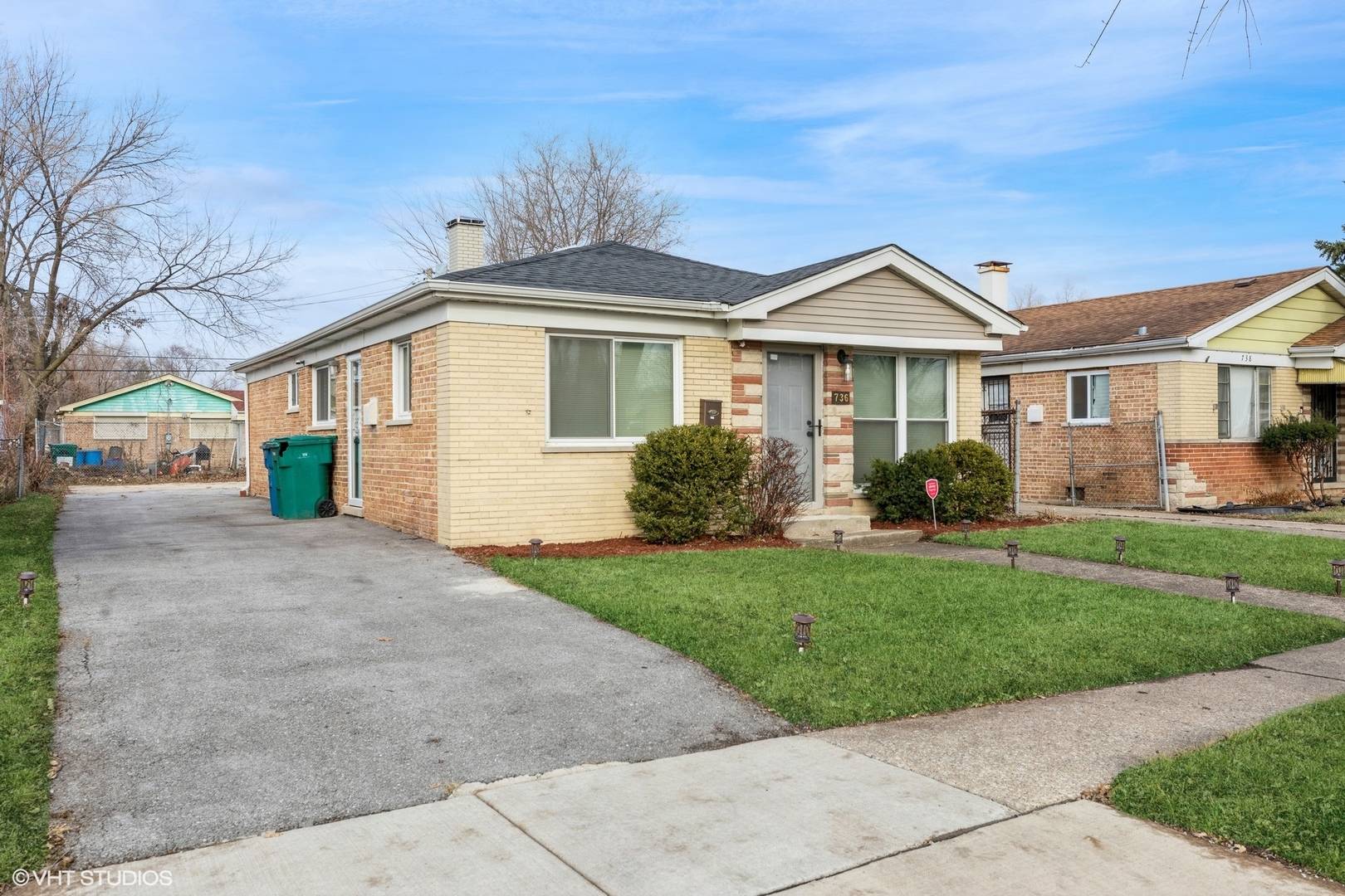 Phoenix, IL 60426,736 E 155th PL
