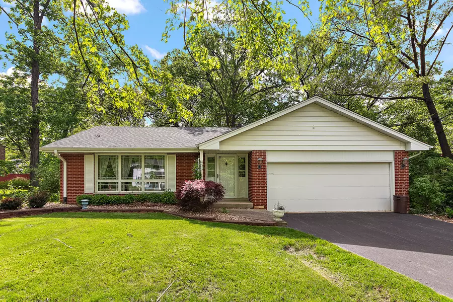 3530 Chalet LN, Crete, IL 60417