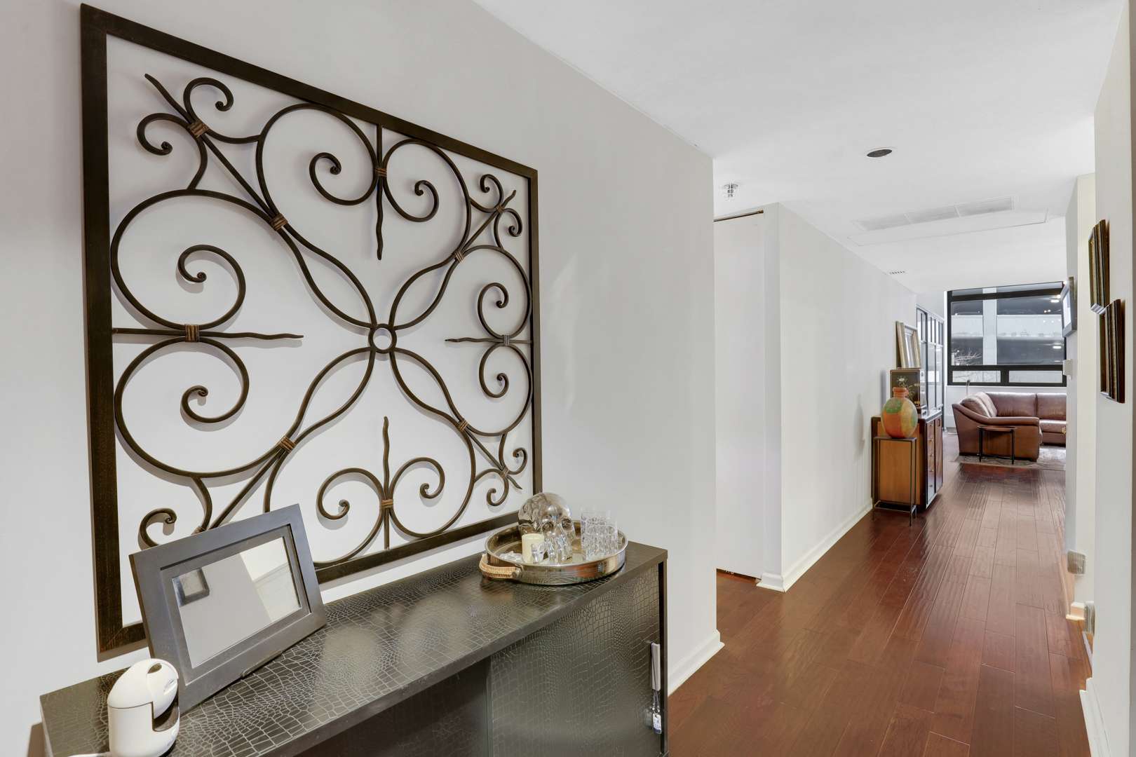 Chicago, IL 60611,680 N Lake Shore DR #220