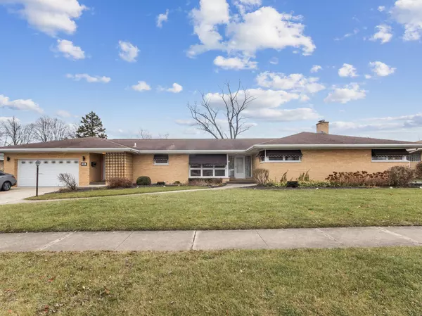 825 Damico DR, Chicago Heights, IL 60411